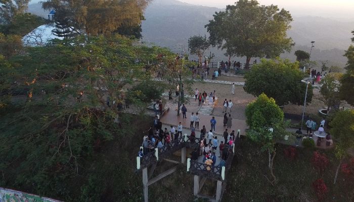 পর্যটকদের গলার কাঁটা বান্দরবান