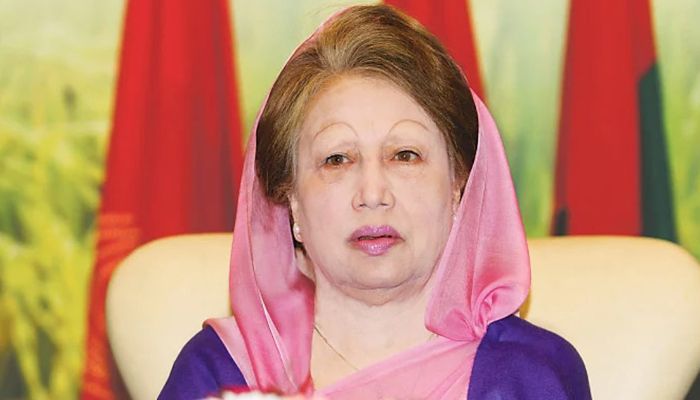 ‘বিদেশে নেয়ার মত শারীরিক অবস্থা নেই, উন্নতি হলে দেশের বাইরে নেয়া হতে পারে’