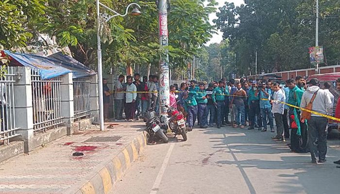 খুলনায় আদালত চত্বরে দুজন গুলিবিদ্ধ