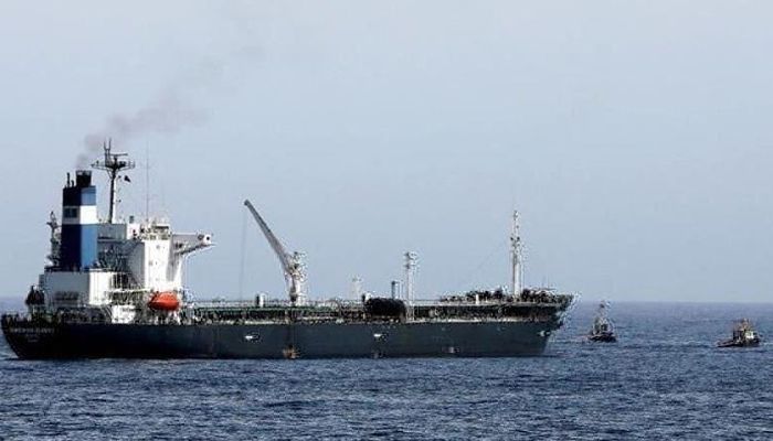 পারস্য উপসাগরে জ্বালানিবোঝাই বিদেশি জাহাজ জব্দ করলো ইরান