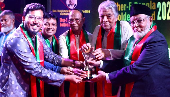 শেরে বাংলা গোল্ডেন অ্যাওয়ার্ড পেলেন কাজী আবু জাফর