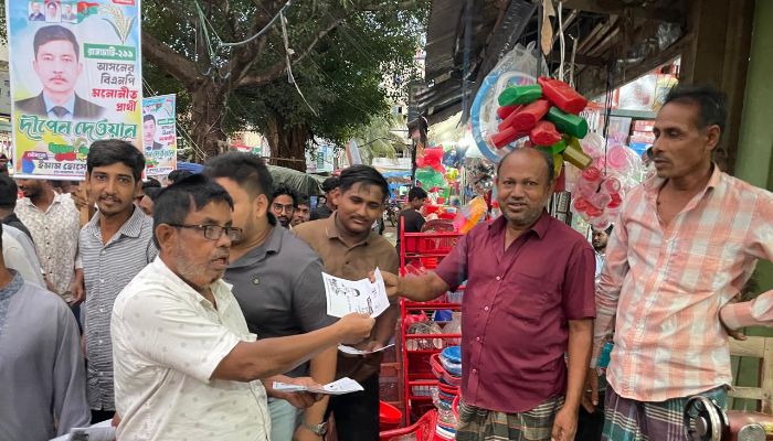 লংগদুতে ধানের শীষে ভোট চেয়ে মাঠে নেতাকর্মীরা
