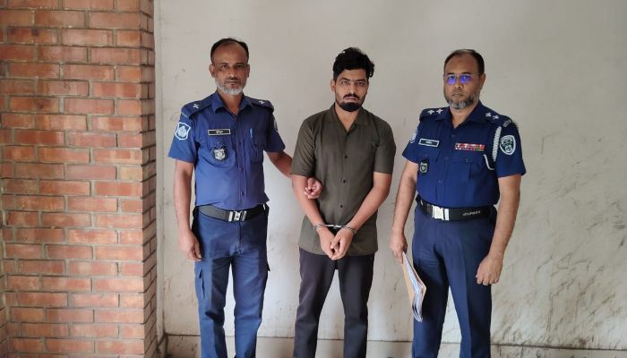 লিবিয়ায় অপহরণ ২০ লাখ টাকা আদায়, মানব পাচারকারী চক্রের সদস্য গ্রেপ্তার