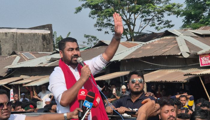  নোয়াখালী-৬ আসনে বিএনপির প্রার্থী পরিবর্তনের দাবিতে বিশাল পথসভা