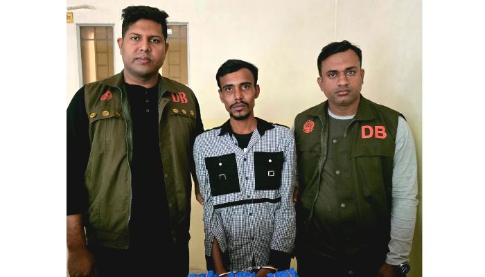 গাড়ির সিটের নিচে তিন হাজার ইয়াবা, চালক কারাগারে