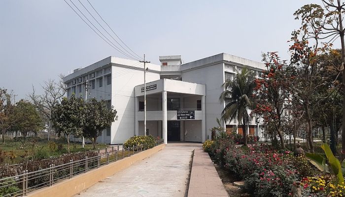 রাবির চারুকলা অনুষদের শিক্ষক নিয়োগ, পরীক্ষার পদ্ধতি ও মূল্যায়ন নিয়ে ক্ষোভ !
