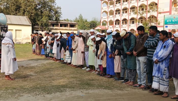 বেগম খালেদা জিয়ার গায়েবানা জানাজা অনুষ্ঠিত