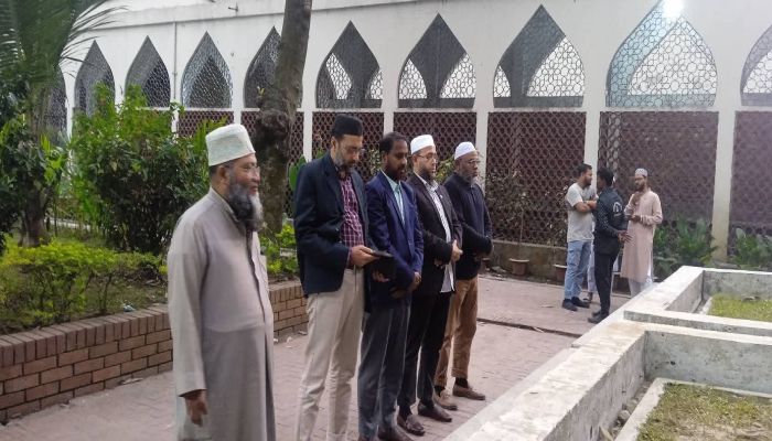 শহীদ হাদীর কবরের পাশে সীতাকু‌ণ্ডে জামায়াত প্রার্থী আনোয়ার সিদ্দিক