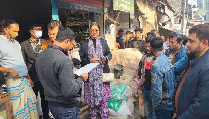 ভেজাল সার বিক্রির দায়ে দুই প্রতিষ্ঠানকে জরিমানা