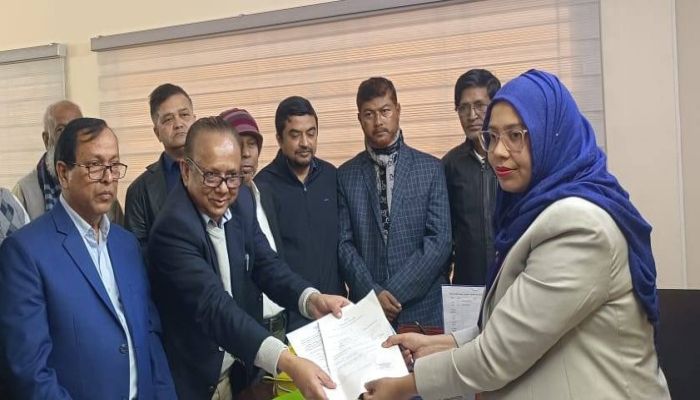 মানিকগঞ্জ–২: বিএনপির প্রার্থী মইনুল ইসলাম খান শান্তর মনোনয়ন দাখিল