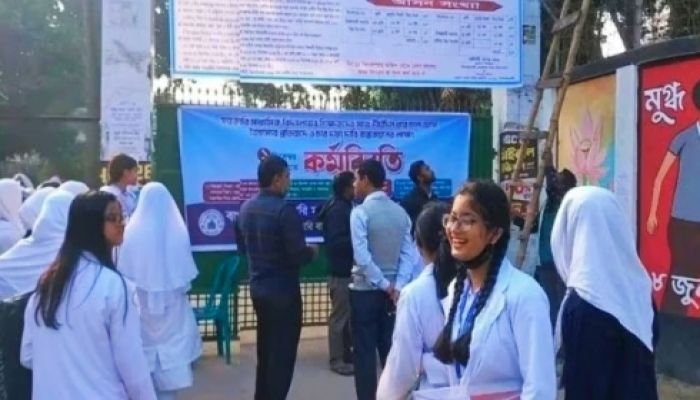 নীলফামারীতে শিক্ষকদের কর্মবিরতিতে বন্ধ পরীক্ষা, বিপাকে শিক্ষার্থীরা