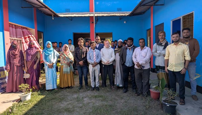 মনোহরদীতে বিএজেএসএম মডেল কলেজে মেধাবৃত্তি পরীক্ষা দুই শতাধিক শিক্ষার্থীর অংশগ্রহণ