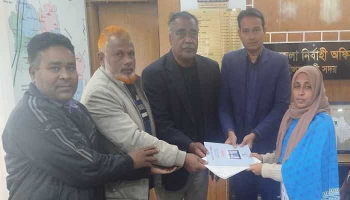 নীলফামারী–২ (সদর) আসনে মনোনয়ন সংগ্রহ করলেন আলমগীর সরকার