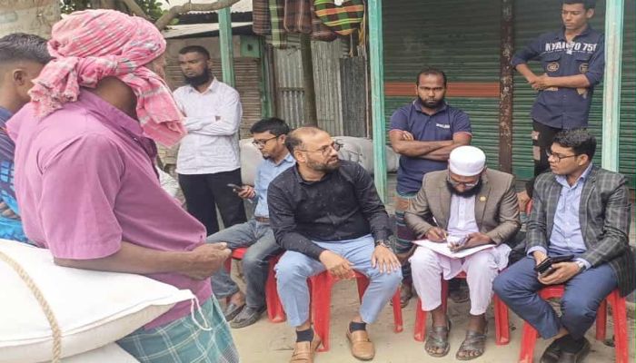 ফুলবাড়ীয়ায় সার কেলেঙ্কারি: ৫০ বস্তা ডিএপি সারসহ দুই ভ্যানচালকের দণ্ড