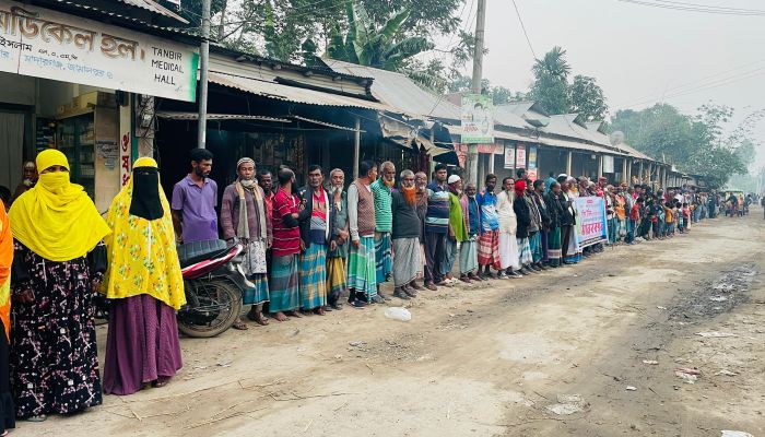 অসামাজিক কার্যকলাপের ভিডিও ভাইরাল 