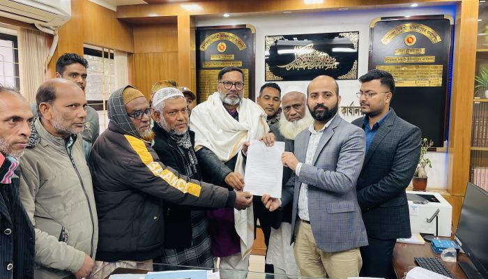 জামালপুর-৩ আসনে স্বতন্ত্র প্রার্থী হিসেবে মনোনয়নপত্র সংগ্রহ করলেন বিএনপি নেতা ফায়েজুল ইসলাম লাঞ্জু