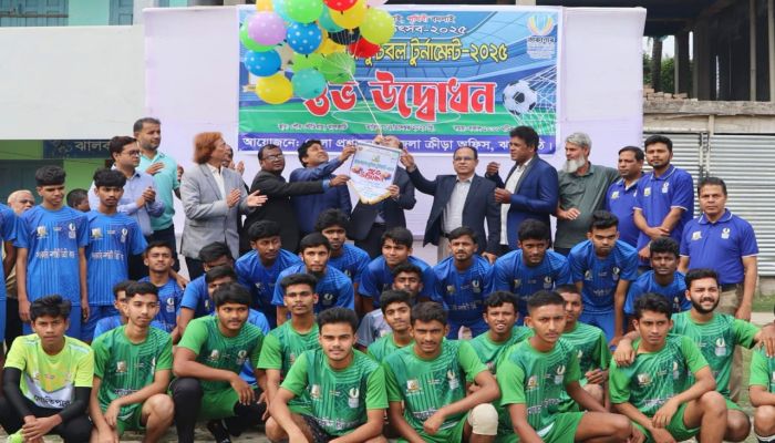 ঝালকাঠিতে আন্তঃকলেজ ফুটবল টুর্নামেন্ট শুরু