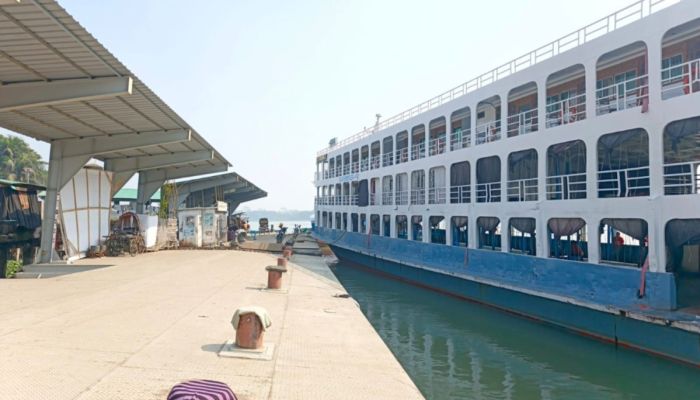 ‎১৭ বছর পর তারেক রহমানের দেশে ফেরা: ঝালকাঠি থেকে লঞ্চ ও বাসে ঢাকায় যাচ্ছেন ২০ হাজার নেতাকর্মী