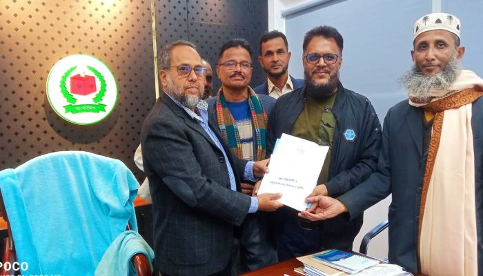 পটুয়াখালী-১ আসনে এবিএম রুহুল আমিন হাওলাদারের পক্ষে মনোনয়নপত্র সংগ্রহ 