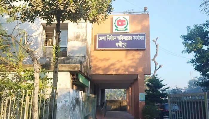 ভোররাতে স্টোররুমে পেট্রোল ঢেলে আগুন, পুড়েছে ভোটার ফরম ও দাপ্তরিক সরঞ্জাম