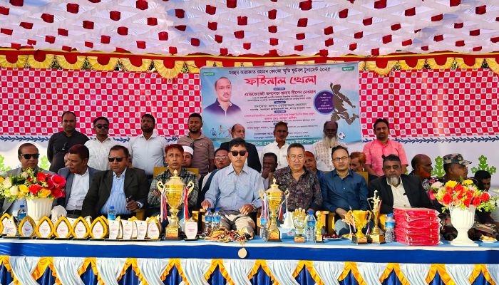 মরহুম আরাফাত রহমান কোকো স্মৃতি ফুটবল টুর্নামেন্টে জমজমাট ফাইনাল খেলা অনুষ্ঠিত