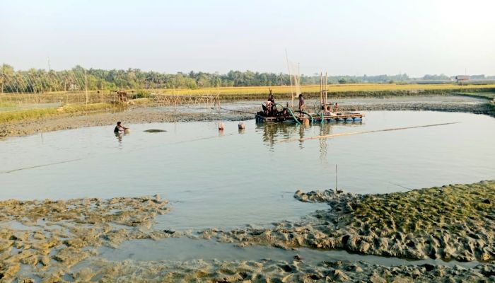 রামপালে অবৈধ বালু উত্তোলনের দায়ে ৫০ হাজার টাকা জরিমানা