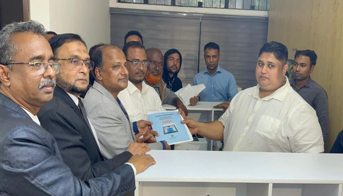 ফেনী-১ আসনে খালেদা জিয়ার পক্ষে মনোনয়নপত্র সংগ্রহ