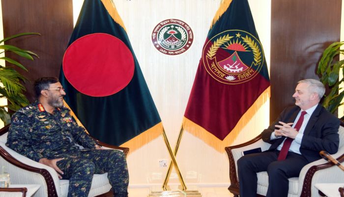 নির্বাচনী প্রস্তুতি, সক্ষমতা উন্নয়ন ও সহযোগিতা সম্প্রসারণে আনসার-ভিডিপি মহাপরিচালক ও ইইউ রাষ্ট্রদূতের বৈঠক