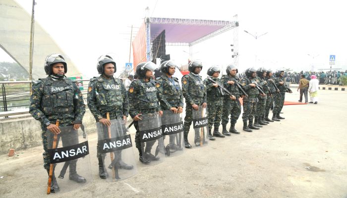 ঢাকায় আজ ব্যাতিক্রমধর্মী ব্যাপক জনসমাগম এবং আনসার ও ভিডিপির সুসংগঠিত নিরাপত্তা মোতায়েন