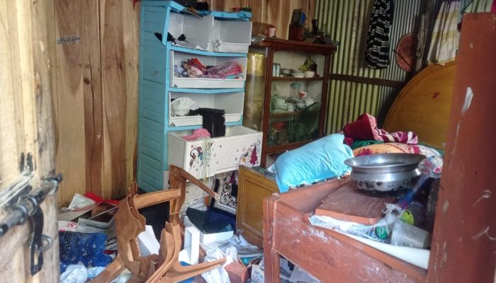 দোহাজারীতে ফিল্মি স্টাইলে বসতবাড়িতে হামলা, নগদ অর্থসহ স্বর্ণালংকার লুটপাট