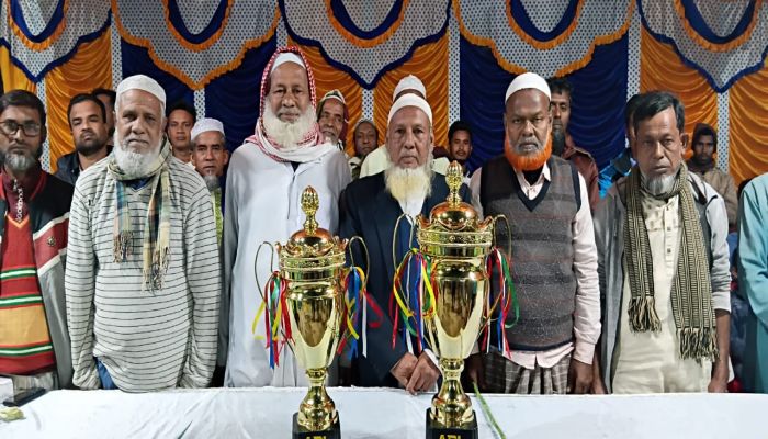 সিংড়ায় নাইট শর্ট ক্রিকেট টুর্নামেন্ট উদ্বোধন 