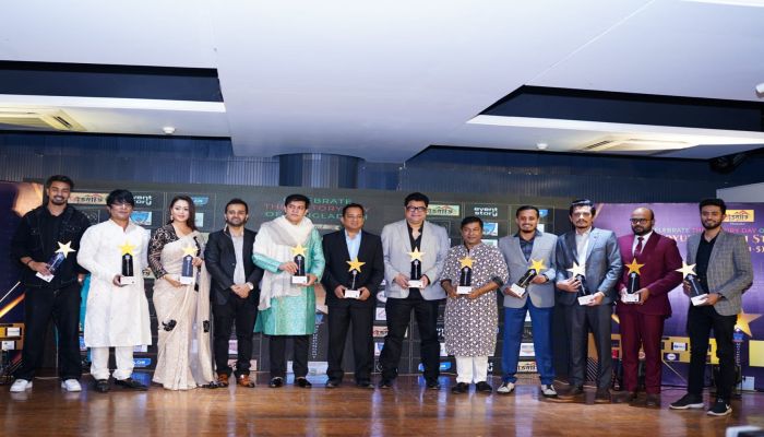 বিজয়ের মাসে ‘ময়ূরপঙ্খী স্টার অ্যাওয়ার্ড’ জমকালো আয়োজনে অনুষ্ঠিত