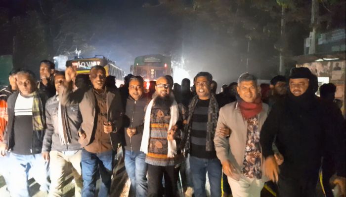 তারেক রহমানের স্বদেশে শুভ আগমন উপলক্ষে উজিরপুরে পৌর বিএনপির আনন্দ মিছিল