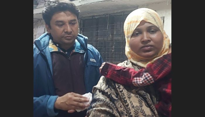 মোবাইল অ্যাপসে প্রতারণার অভিযোগে মঠবাড়িয়ায় দম্পতি গ্রেফতার