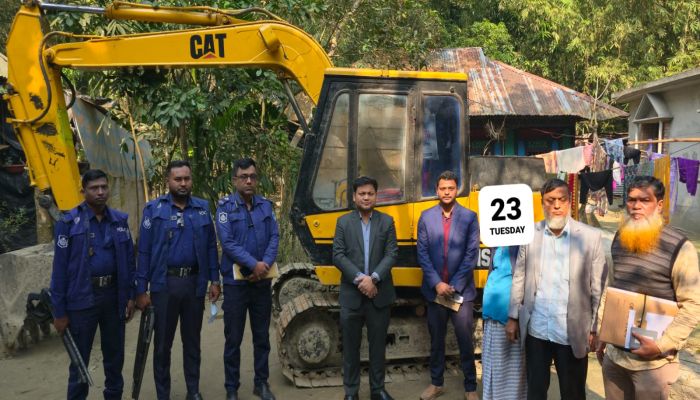 ফসলি জমি থেকে অবৈধভাবে মাটি কাটায় ৫০ হাজার টাকা জরিমানা