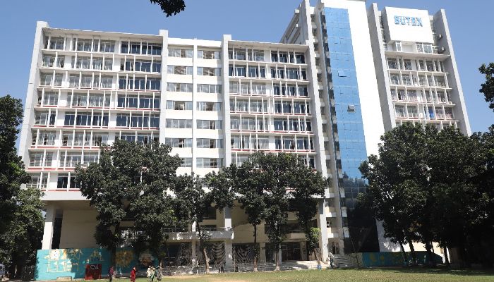 শিক্ষার্থীহীন আয়োজনেই বুটেক্সে বিজয় দিবস উদযাপন