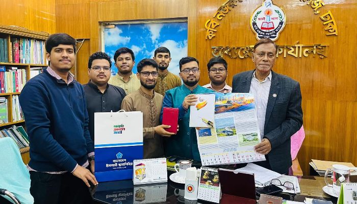 কবি নজরুল কলেজ অধ্যক্ষকে ছাত্রশিবিরের নববর্ষের প্রকাশনা উপহার