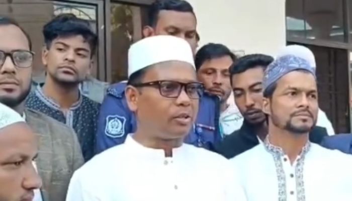 একজন হাদিকে হত্যার মধ্য দিয়ে আরও লক্ষ হাদি নেবে : জেলা প্রশাসক