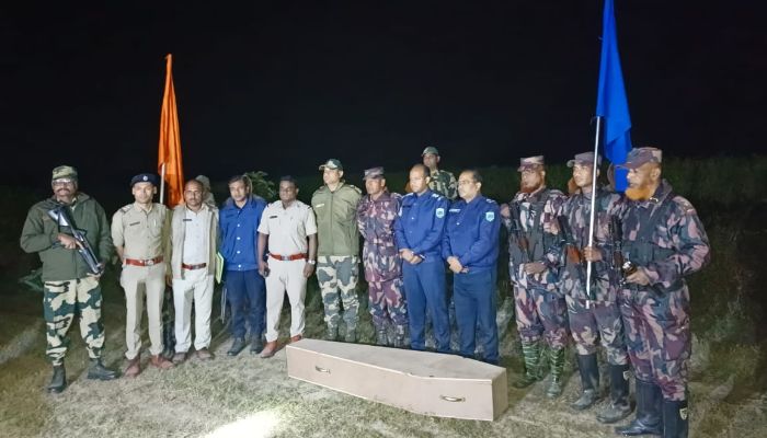সীমান্তে গুলিবিদ্ধ তোশিকুরের মরদেহ হস্তান্তর করেছে বিএসএফ