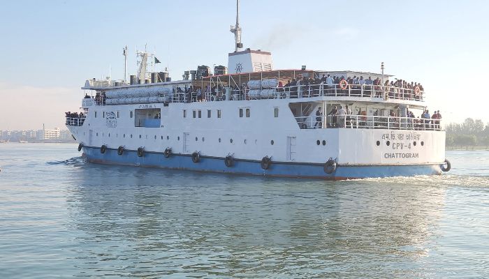 তিন জাহাজে সেন্টমার্টিনে ১২০০ পর্যটক 