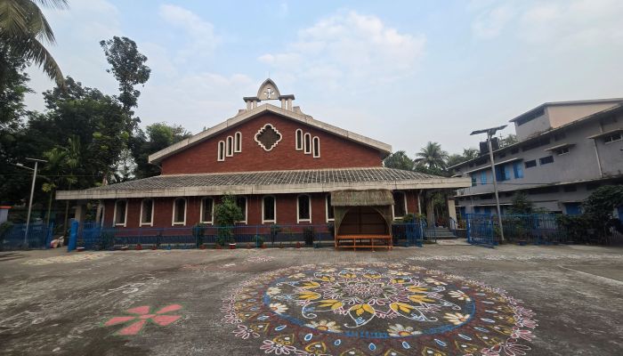 আজ বড় দিন সিরাজদীখানে খ্রীষ্টান পল্লীতে উৎসবের আমেজ