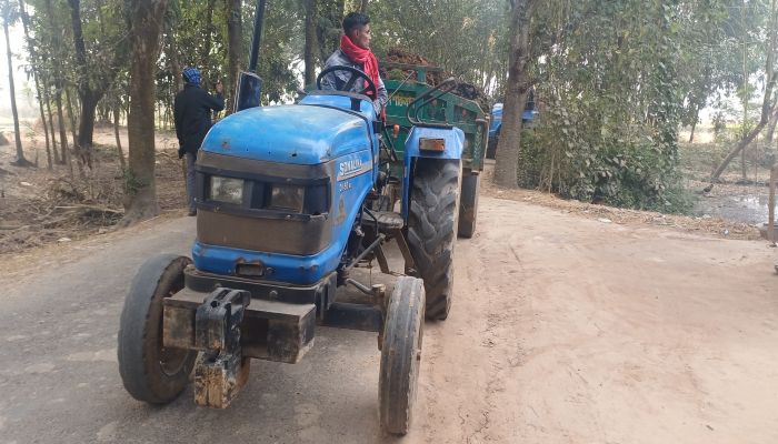 রাজশাহী অঞ্চলে মাটিদস্যুদের ফাঁদে কৃষক, ইট ভাটার পেটে যাচ্ছে  কৃষি জমির টপসয়েল 