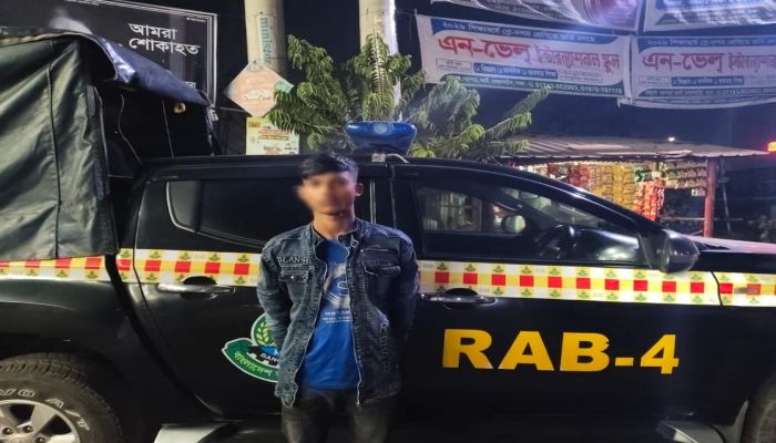 নীলফামারীতে বৃদ্ধাকে গলা কেটে হত্যা মামলায় পিতা-পুত্রসহ গ্রেফতার ২