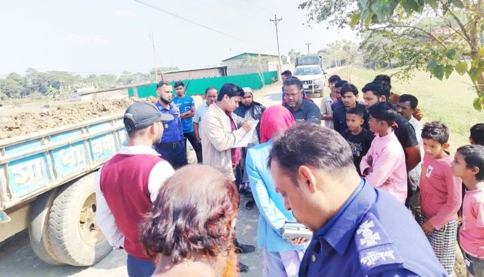 বড়লেখায় অবৈধভাবে কৃষিজমির মাটি কর্তনে অর্ধলক্ষ টাকা জরিমানা