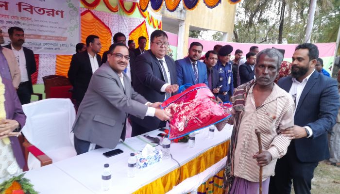 রামপালের গৌরম্ভা, রাজনগর ও হুড়কা ইউনিয়নে বিআইএফপিসিএল এর উদ্যোগে কম্বল বিতরণ