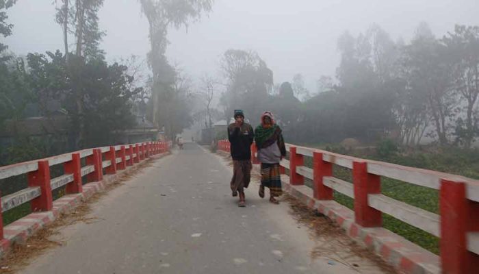 পঞ্চগড়ে হিম বাতাসে তীব্র শীত অনুভূত