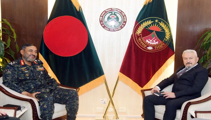 আনসার ভিডিপি সদর দপ্তরে বাহিনীর মহাপরিচালকের সাথে তুর্কি মহাকাশ প্রতিনিধিদলের সৌজন্য সাক্ষাৎ