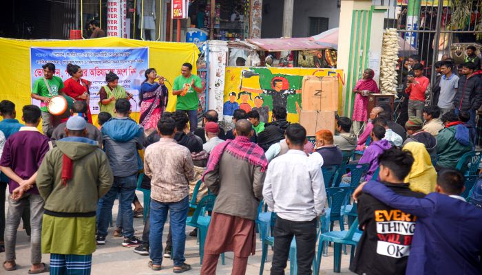 প্রচারণামূলক পথনাটক নিয়ে গাইবান্ধায় ভোটের মাঠে সুজন