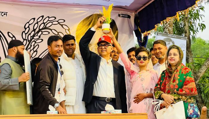 আমার শেষ রক্ত বিন্দু দিয়েও আপনাদের ঋণ শোধ করতে পারবো না: সালাহ উদ্দিন আহমেদ