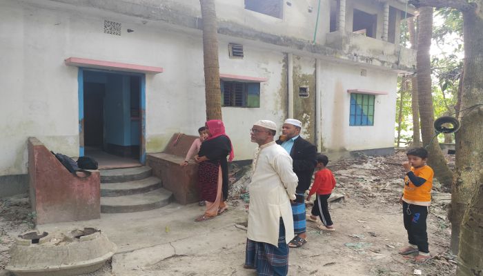 নোয়াখালীতে সৌদি প্রবাসীর বাড়িতে চুরি